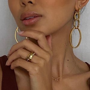 Gold vita fede hoop earrings